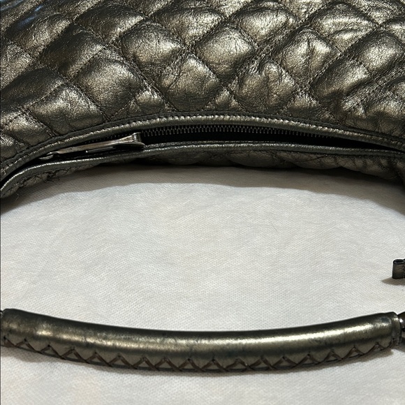 BURBERRY Quilted Hoxton Metallic Hobo Bag - Picture 5 of 12